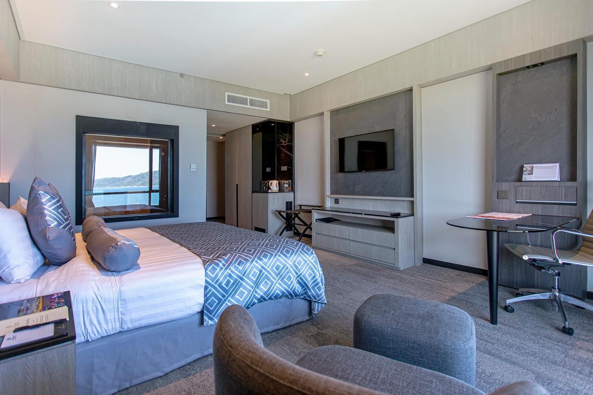 The Pacific Sutera Hotel Kota Kinabalu Kültér fotó A room at the Protea Hotel Fire & Ice