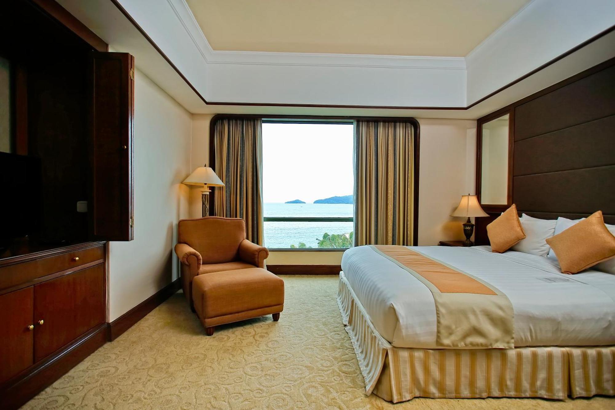 The Pacific Sutera Hotel Kota Kinabalu Kültér fotó A room at the hotel
